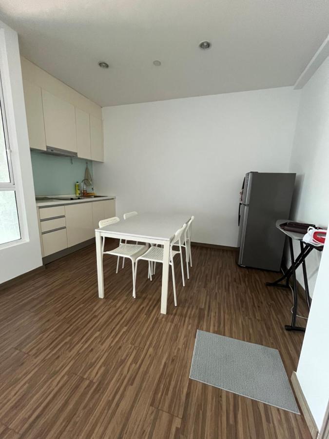 Good Mood House 3-7pax,free Parking,upstairs Shopping Mall, Hospital Columbia, Tar University, Lrt Station Apartment Kuala Lumpur